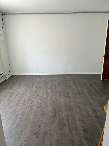 Building Photo - 1208 Daniels Ave