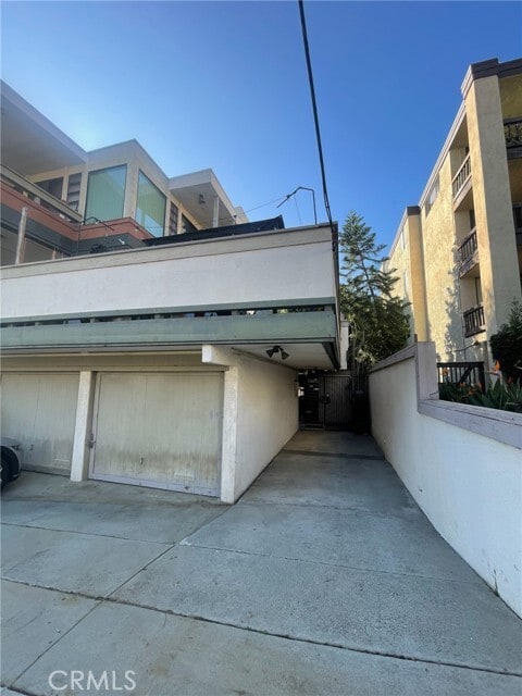 Building Photo - 2575 E 19th St