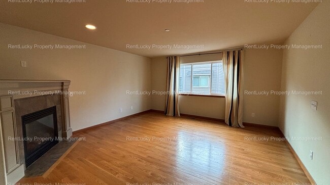 Building Photo - Beautifully Updated 3-Bedroom Home in Lynnwood – Convenient & Move-In Ready!