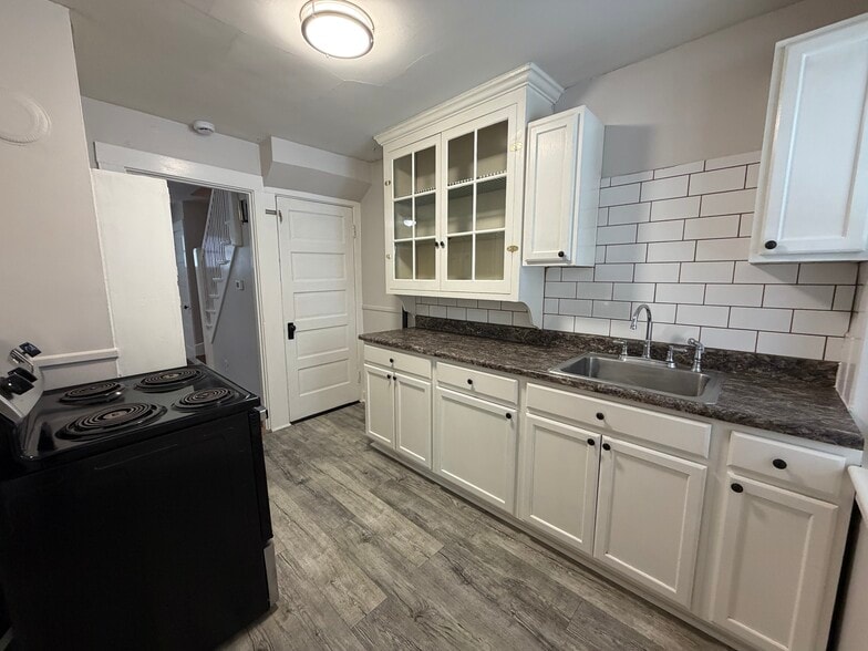 Building Photo - 34 Grand Ave