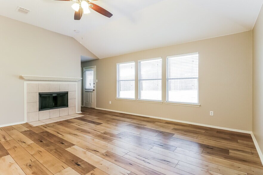 Building Photo - 1082 Magnolia Ln