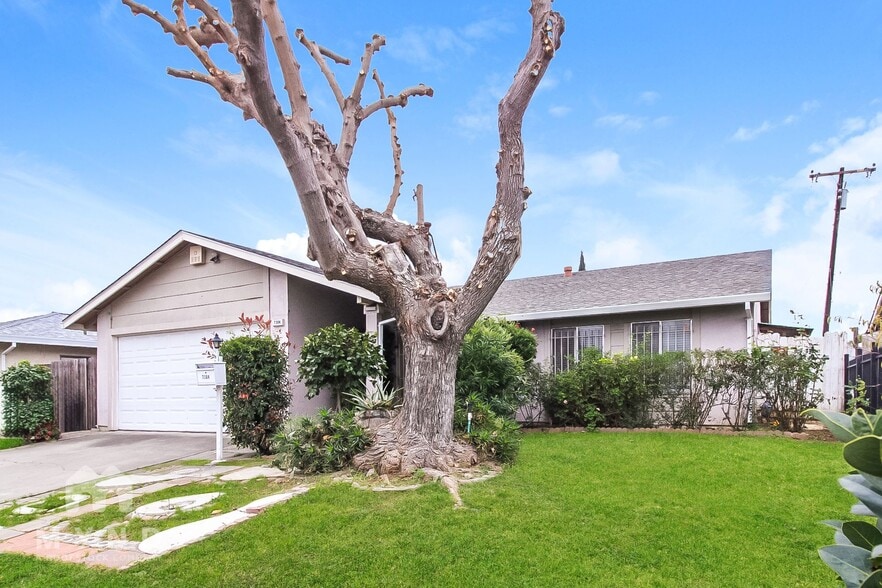 Primary Photo - 7304 Lawnwood Dr