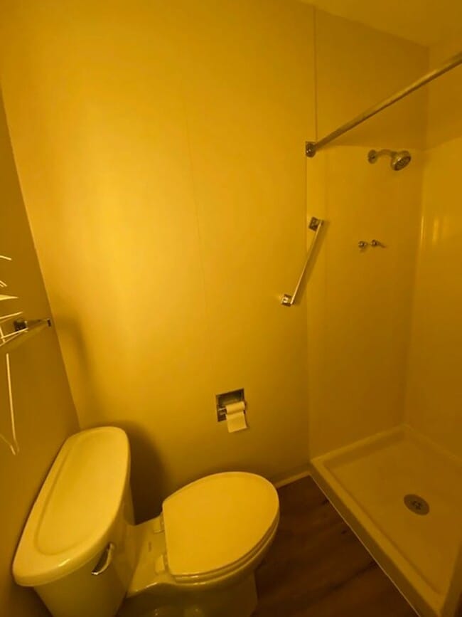 Building Photo - 708 Park Ave