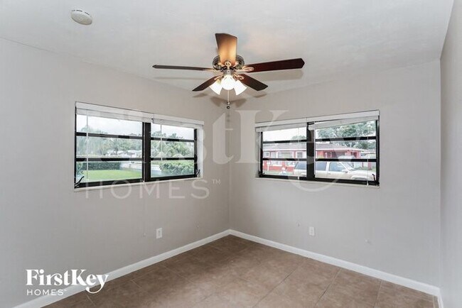 Building Photo - 1815 NW 185th Ter