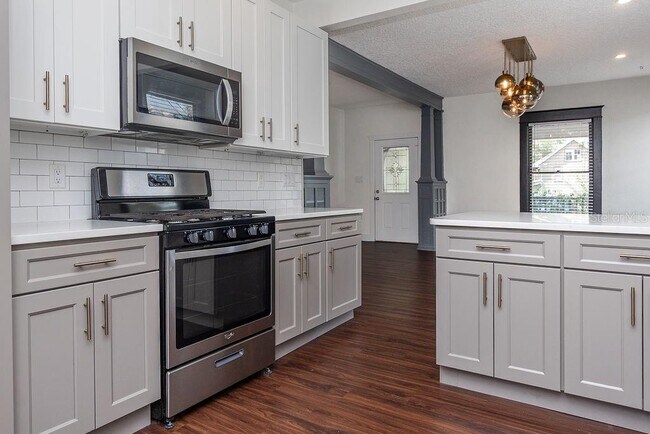 Building Photo - 210 Luella Ct
