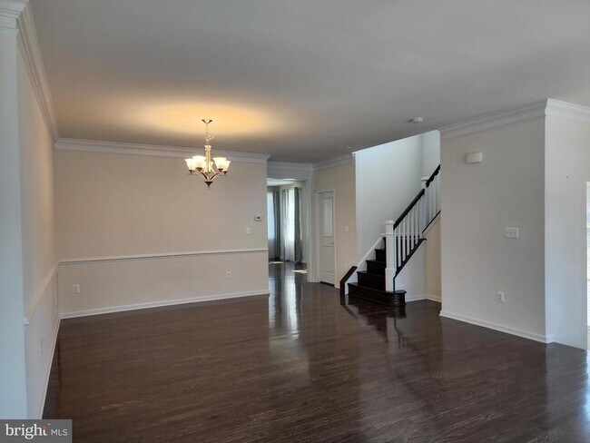 Building Photo - 25020 Cambridge Hl Ter