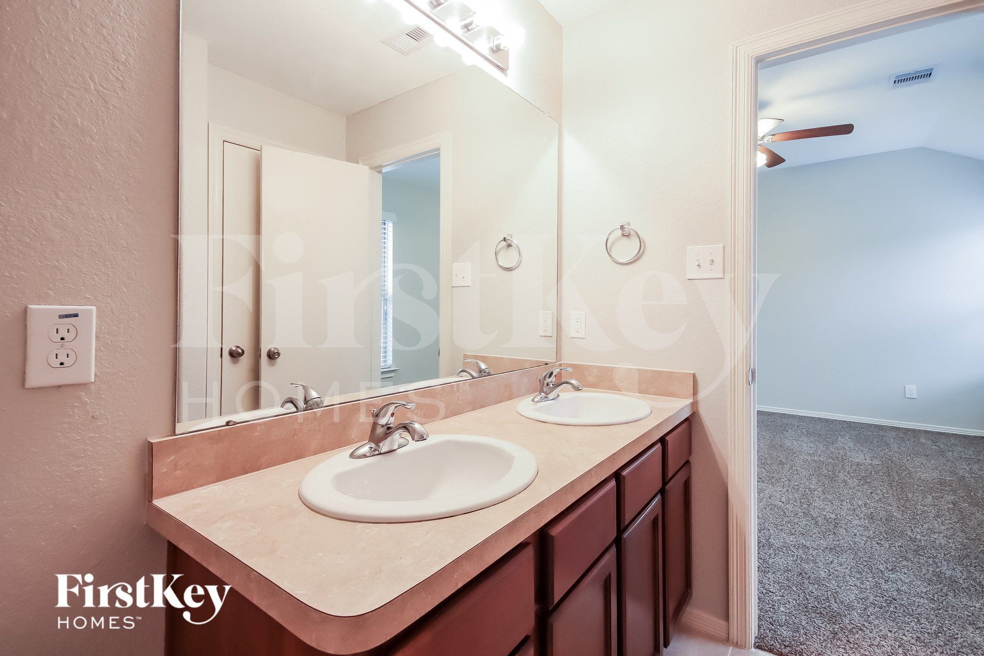 Building Photo - 7917 Big Oak Dr