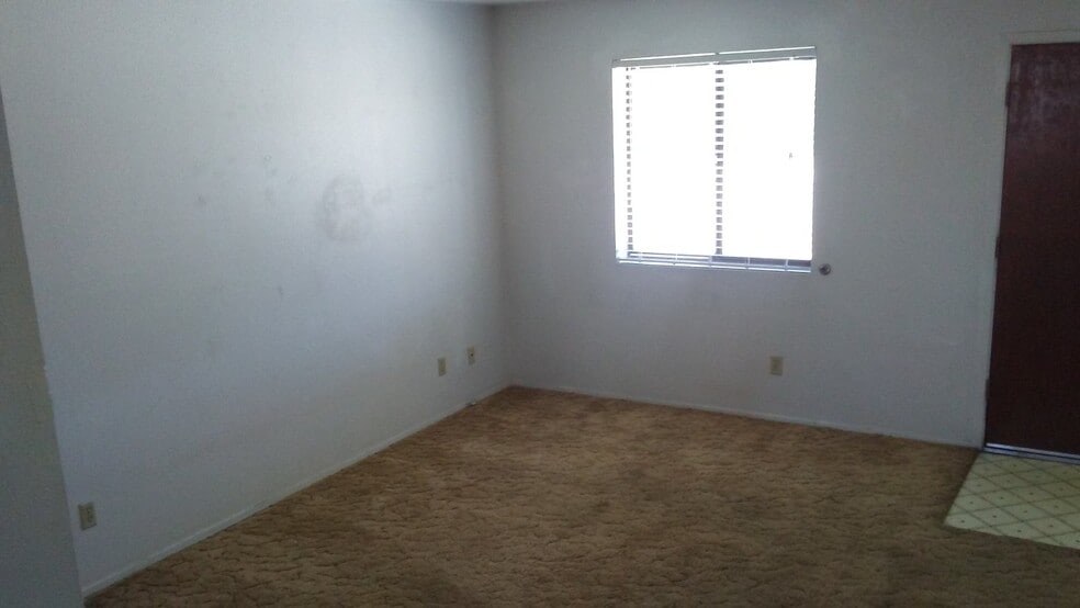 Building Photo - 402 W Morgan Ave