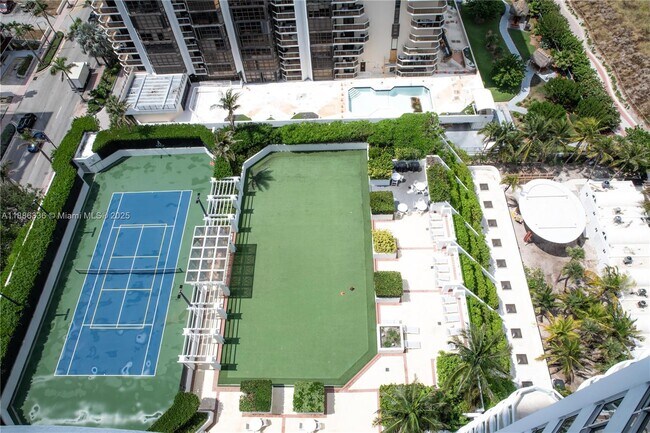 Building Photo - 6365 Collins Ave