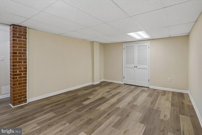 Building Photo - 901 Kenbrook Dr