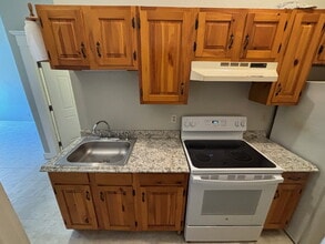 Building Photo - Charming Studio Apartment in the Heart of South Berwick – Great Location!