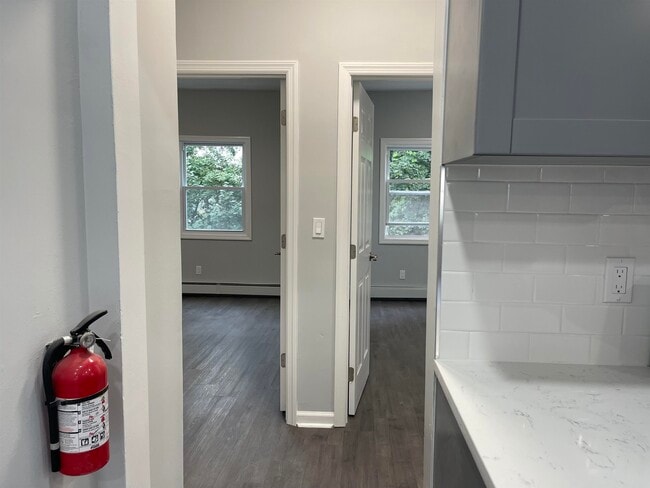 Building Photo - 54 Mt Prospect Ave