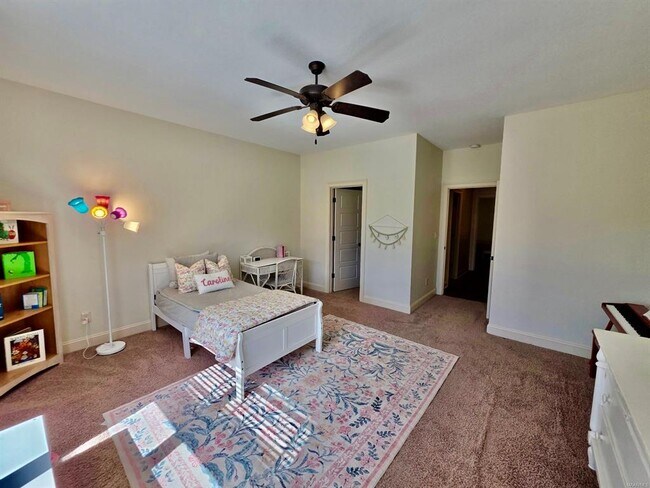 Building Photo - 37 Emerald Dr