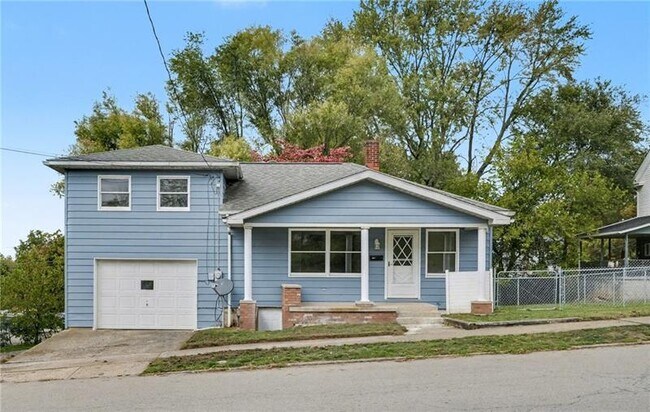 Building Photo - 841 E Lutton St