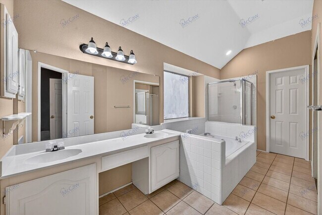 Building Photo - 7845 Ember Oaks Dr