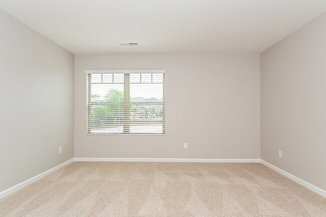 Building Photo - 1335 Elmstead Pl