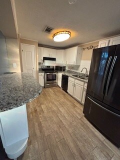 Building Photo - 833 E Cumberland Dr