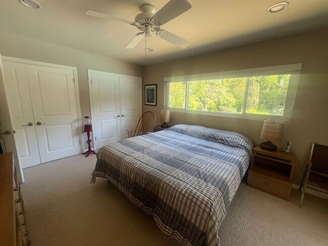 Building Photo - Beautiful One Level, 3 Bedroom, 3 Bathroom Tarzana Pool Home for Lease!