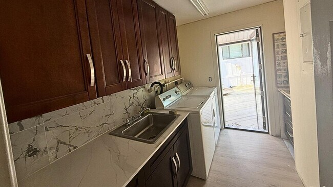 Building Photo - 1464 Gallop Dr