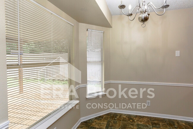 Building Photo - 2304 Sherman Dr