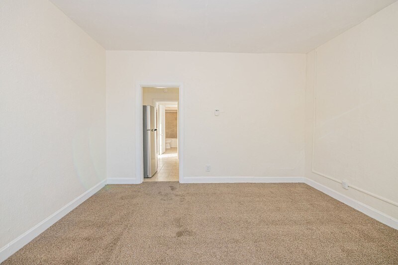 Building Photo - 479 30th St
