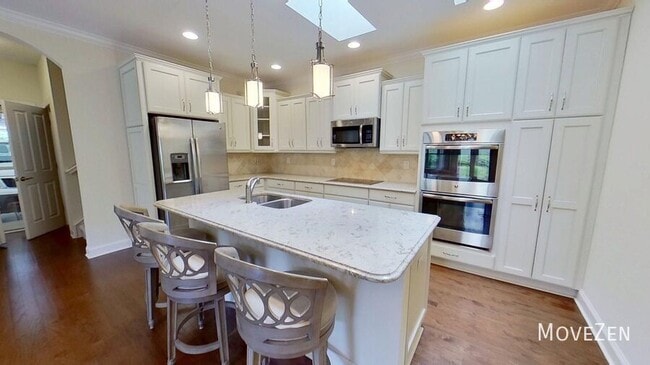Building Photo - 8011 Parknoll Dr