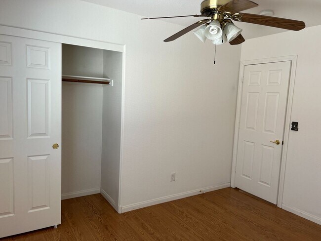 Building Photo - Summerlin North