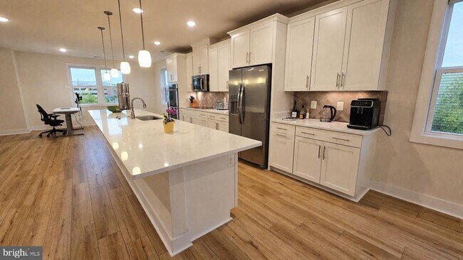 Building Photo - 44768 Tiverton Sq