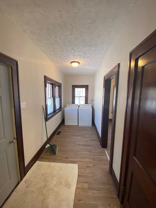 Building Photo - 928 4th Corso