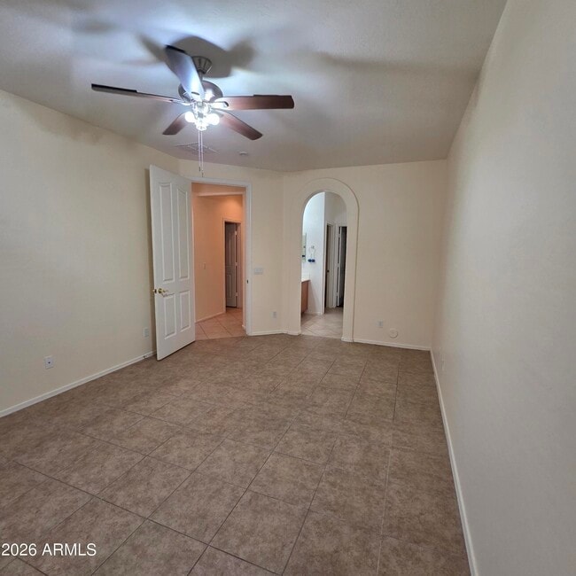 Building Photo - 2709 W Redwood Ln