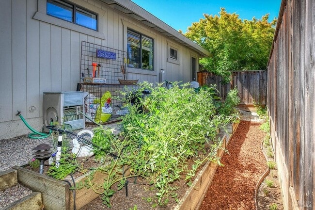 Building Photo - Stunning Four Bedroom Browns Valley Home f...