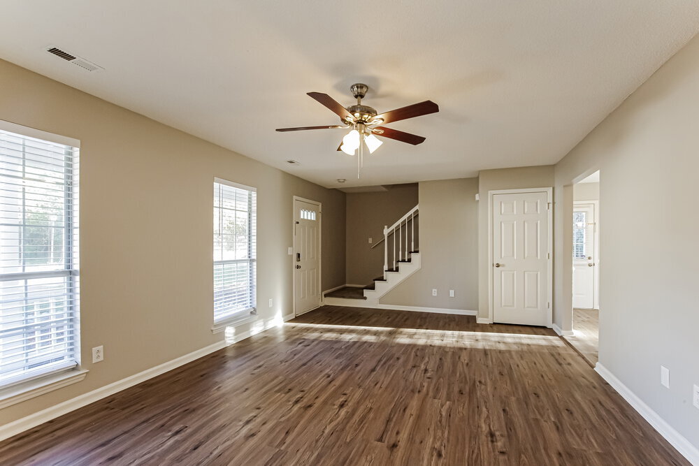 Building Photo - 4817 Farmview Dr