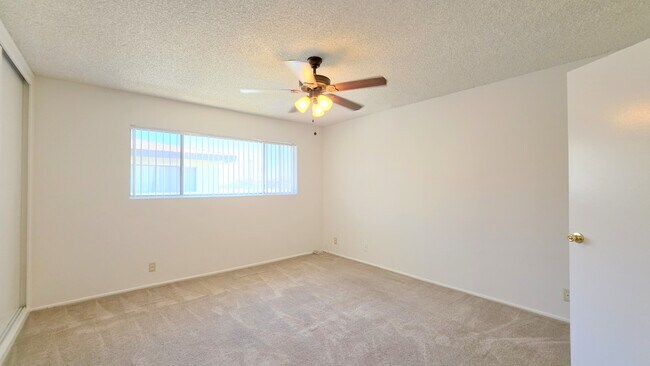 Building Photo - 1086 Springfield St