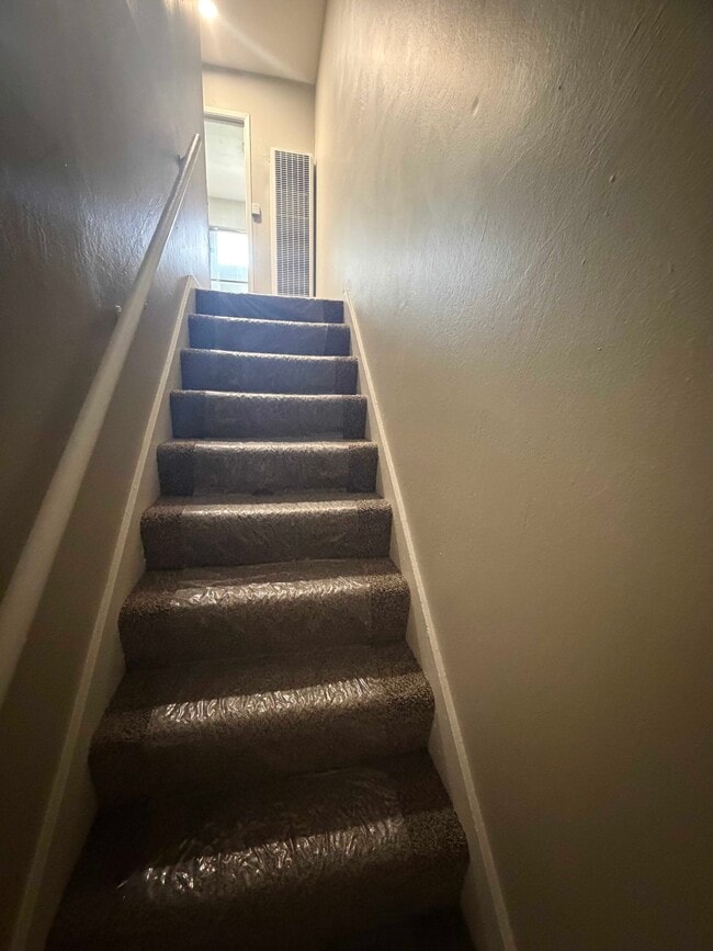 Building Photo - 2124 90th Ave