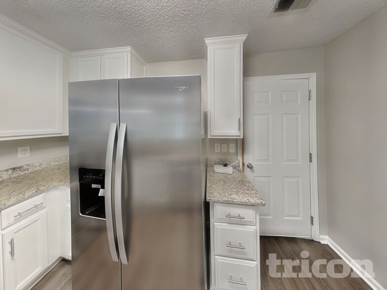 Building Photo - 111 Darbys Run Way