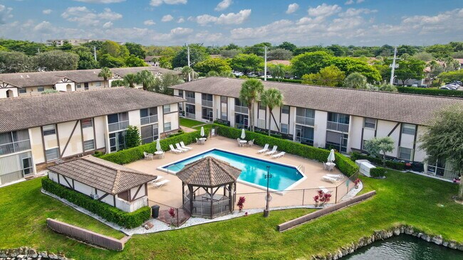 Building Photo - 2423 NW 89th Dr