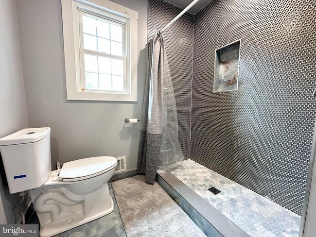 Building Photo - 9805 Binyon Ct