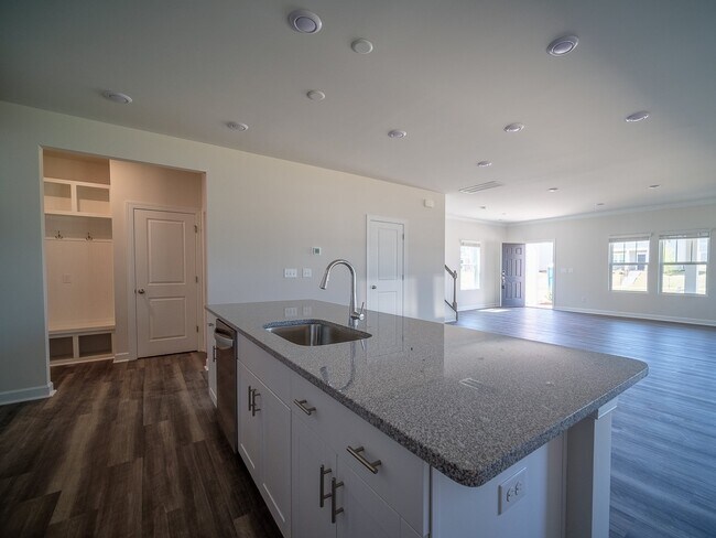 Building Photo - 515 Nixon Rd