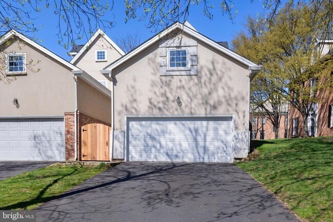 Building Photo - 3 Governors Ln