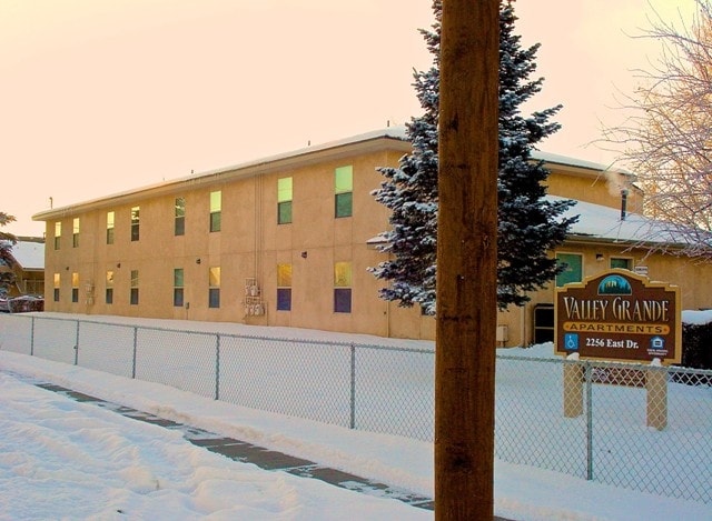 Primary Photo - Valley Grande Apartments