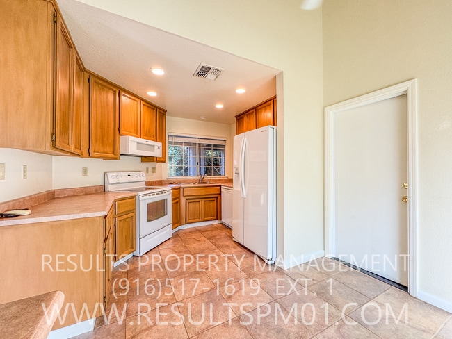 Building Photo - 4 Bedroom Rocklin Beauty. Pet Friendly