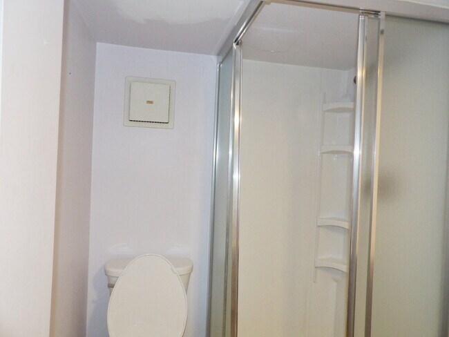 Building Photo - 3 Bedrooms | 2 Bathrooms Near UofM