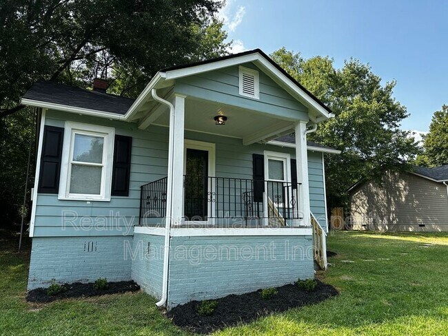 Building Photo - 313 Druid St