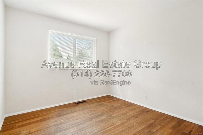 Building Photo - 3726 Briargrove Dr