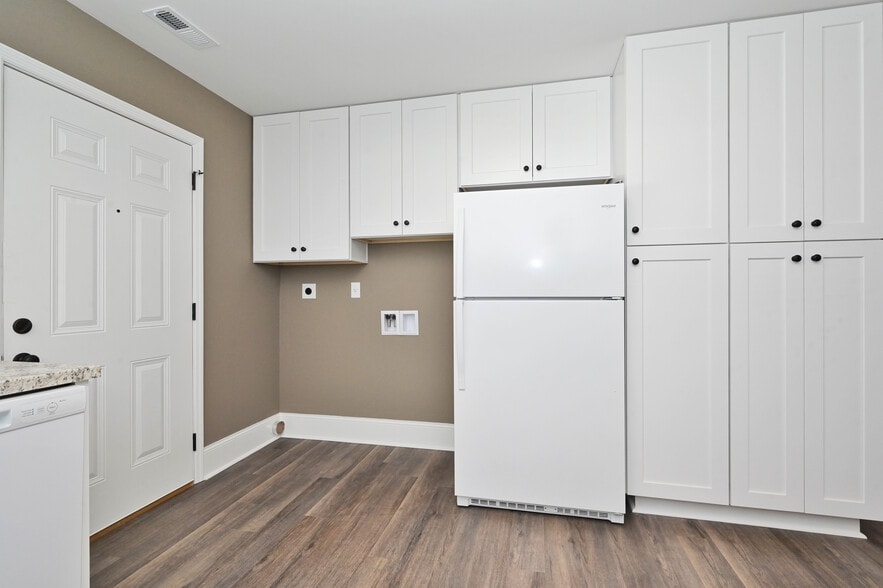 Washer / Dryer hookups - 1535 Warnke Rd NW