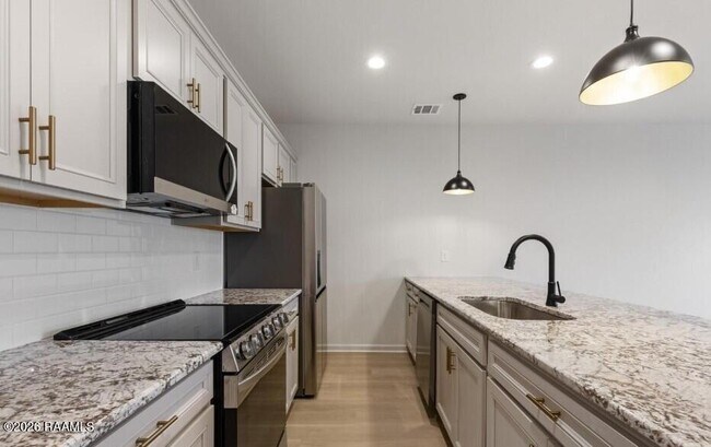 Building Photo - 101 Foster Grove Drive