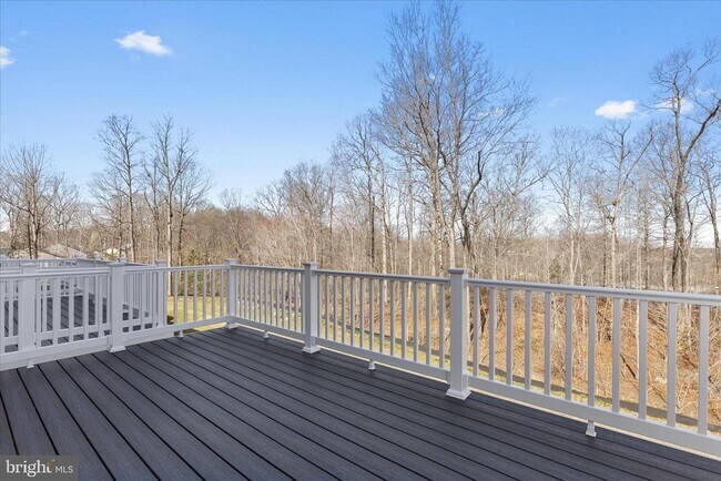 Building Photo - 36121 Wilderness Shores Way