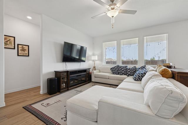 Building Photo - 705 Alden Dr