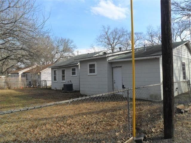 Building Photo - 1409 W San Antonio St