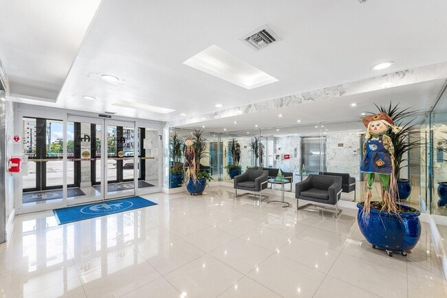 Building Photo - 1600 S Ocean Dr